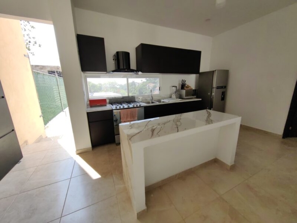 Venta de Casa Sola con Alberca al Norte de Curenavaca