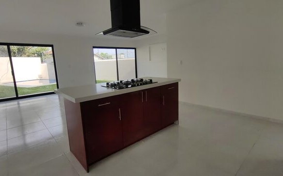 Venta de casa sola con alberca propia al sur de morelos
