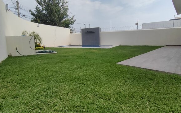 Venta de casa sola con alberca propia al sur de morelos
