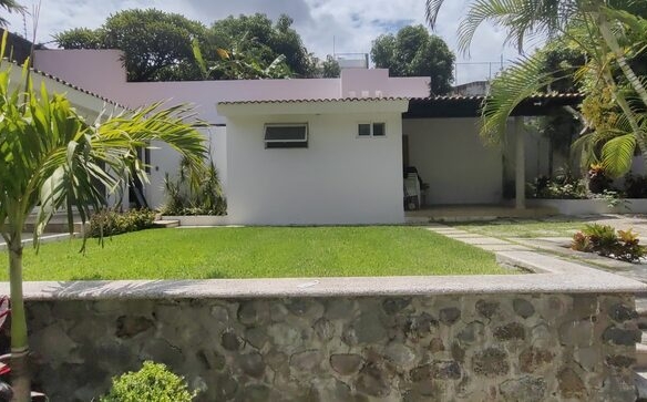 Venta de casas sola con alberca propia en Cuernavaca zona dorada