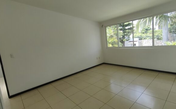 Venta de casas sola con alberca propia en Cuernavaca zona dorada