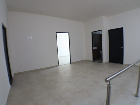Venta de casa sola con alberca en fraccionamiento al sur de Morelos