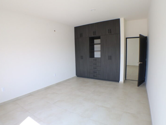 Venta de casa sola con alberca en fraccionamiento al sur de Morelos
