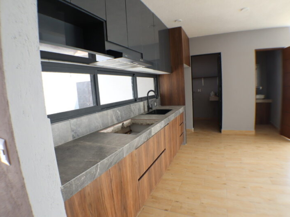 Venta de casa sola con alberca propia al sur de Morelos