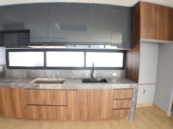 Venta de casa sola con alberca propia al sur de Morelos