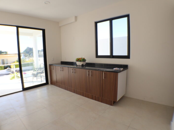 venta de casa sola con alberca propia en fraccionamiento al norte de Cuernavaca