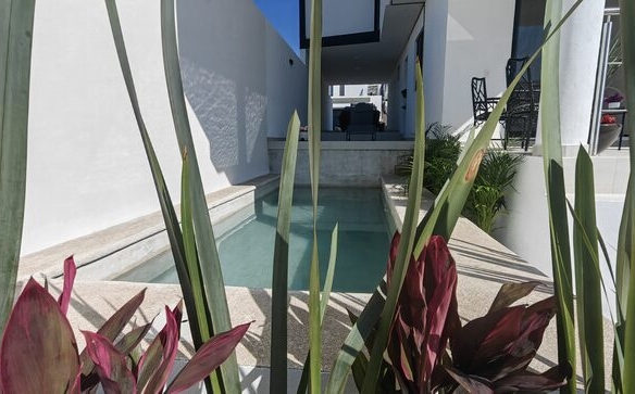venta de casa sola con alberca propia en fraccionamiento al norte de Cuernavaca