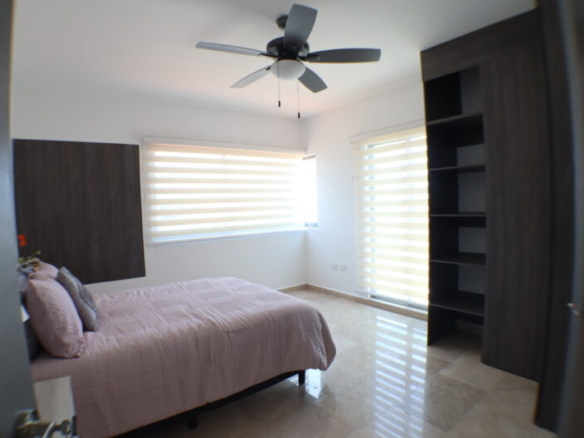 Venta de casa sola con alberca propia al sur de Morelos