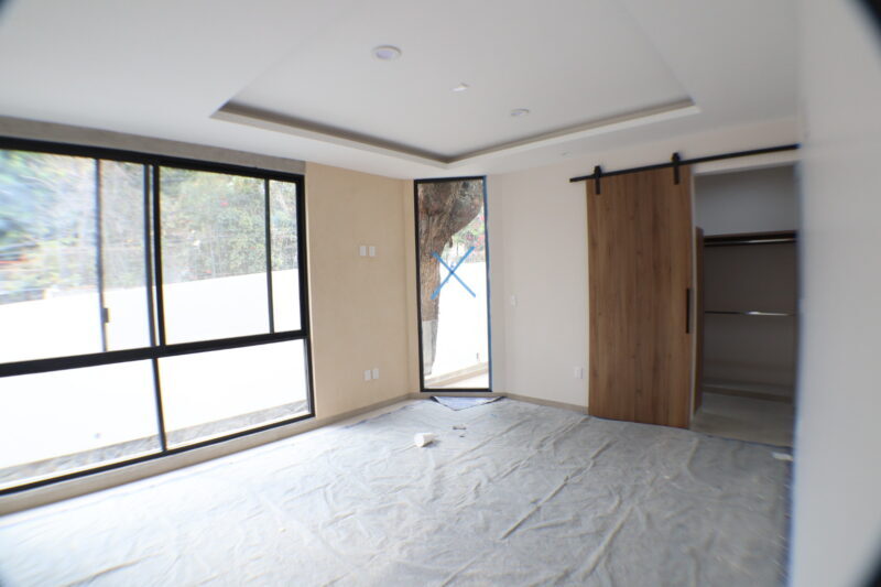 Venta de casa sola en privada con control de acceso en Cuernavaca