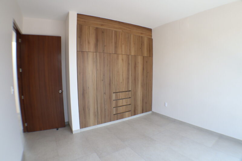 Venta de casa sola en privada con control de acceso en Cuernavaca