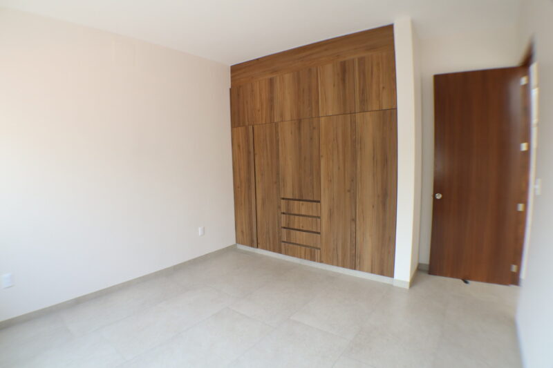 Venta de casa sola en privada con control de acceso en Cuernavaca