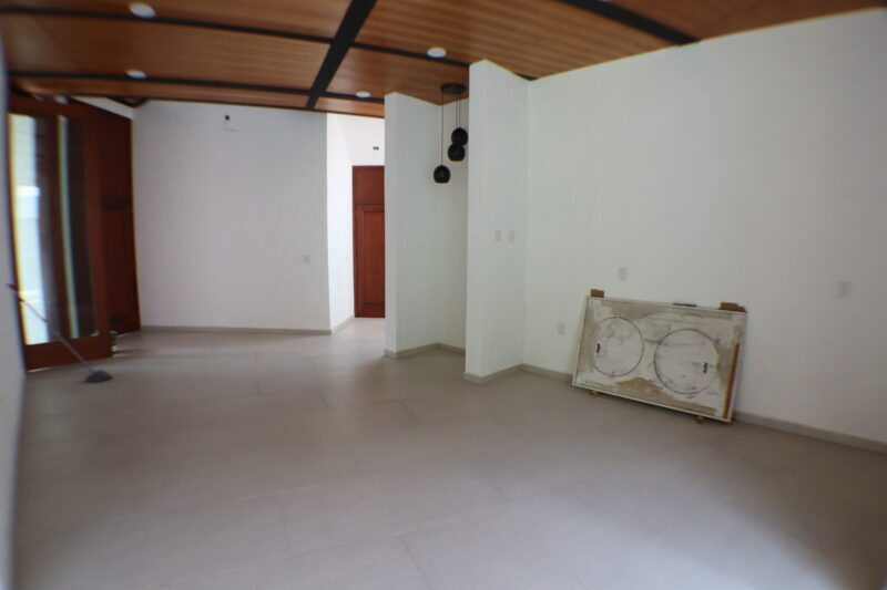 Venta de casa sola con alberca en fraccionamiento Sumiya en Cuernavaca