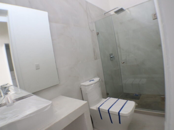 Venta de casa sola con alberca en fraccionamiento Sumiya en Cuernavaca