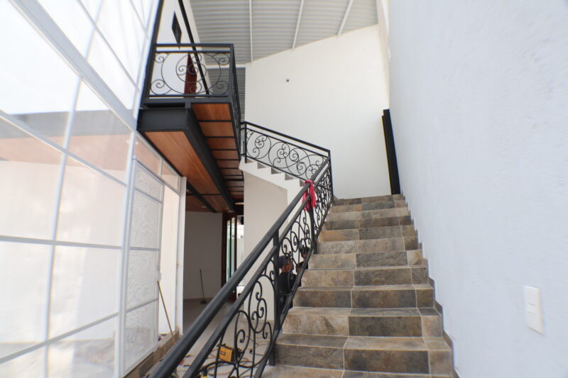 Venta de casa sola con alberca en fraccionamiento Sumiya en Cuernavaca