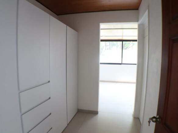 Venta de casa sola con alberca en fraccionamiento Sumiya en Cuernavaca