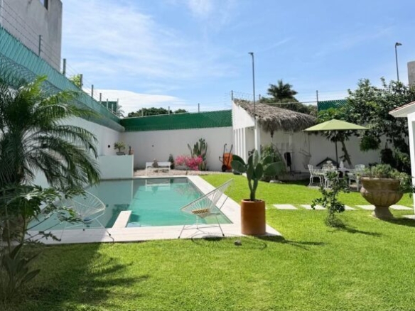 Venta de casa sola con alberca en cuautla morelos