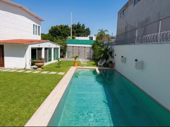 Venta de casa sola con alberca en cuautla morelos
