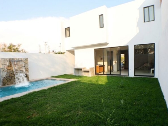 venta de casa sola con alberca en cuautla a 35 min de la zona oriente de Ciudad de Mexico
